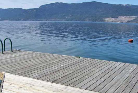 Comfort Lakehouse - 4 Bdrm - Kelowna