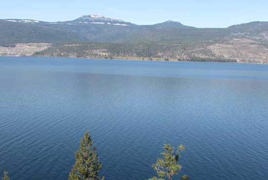 Comfort Lakehouse - 4 Bdrm - Kelowna