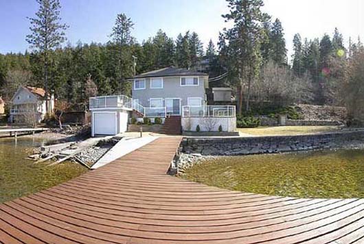 The Lake Escape - 4 Bdrm + Den HT - Vernon