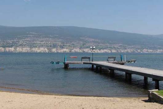 Beachfront Bay - 3 Bdrm - Summerland