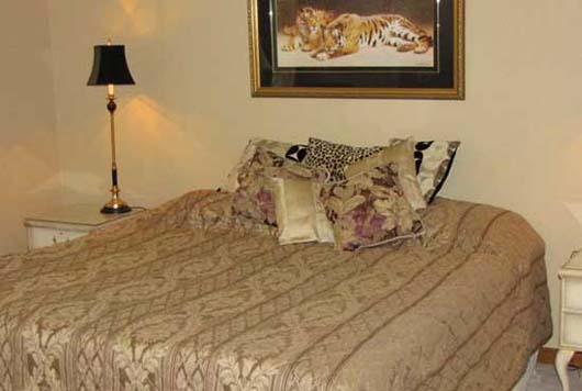 Beachfront Bay - 3 Bdrm - Summerland