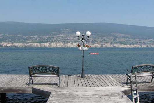 Beachfront Bay - 3 Bdrm - Summerland