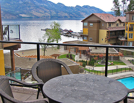 Barona Beach Lakefront Resort #6403 - 2 Bdrm + Den w/ Boat Lift - West Kelowna