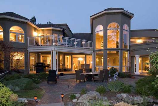 Whiskey Cove Estate - 4 Bdrm + Loft - Kelowna