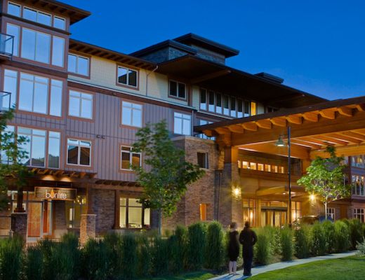 The Cove Lakeside Resort - West Kelowna