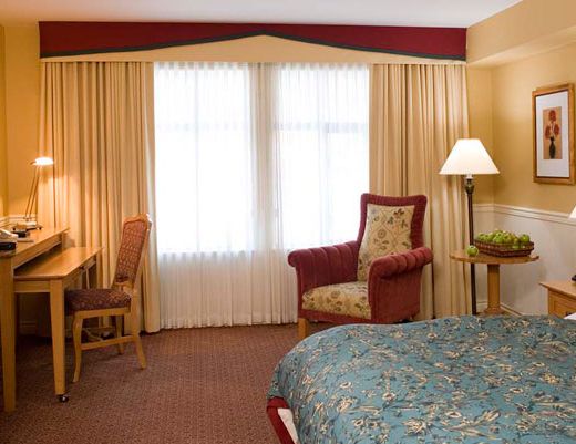 Sun Peaks Grand Hotel - Standard Room w/View - Sun Peaks