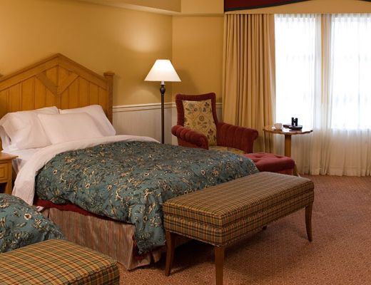 Sun Peaks Grand Hotel - Deluxe Room w/ Balcony & Mtn View - Sun Peaks