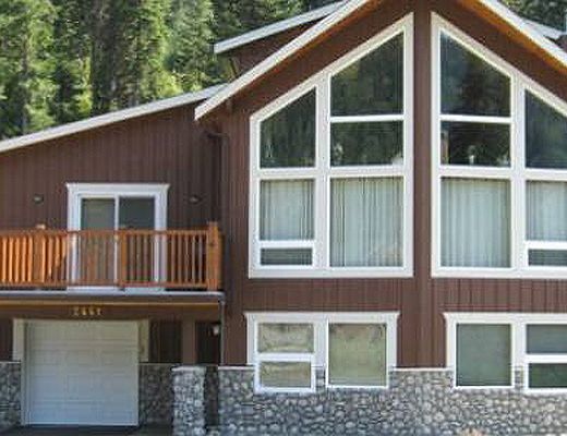 Getaway Chalet - 4 Bdrm HT - Sun Peaks