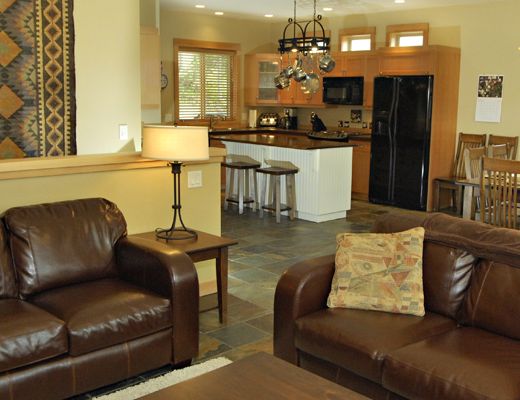 Kluane Creek Chalet - 4 Bdrm HT - Sun Peaks