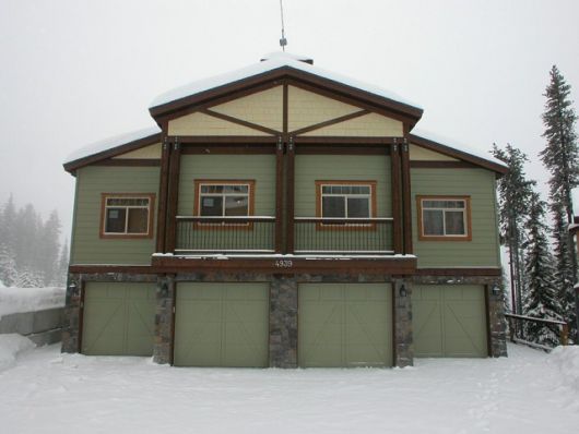 Snowy Creek #4 - 2 Bdrm + Loft HT - Big White