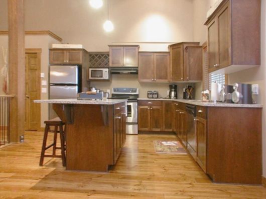 Snowy Creek #4 - 2 Bdrm + Loft HT - Big White