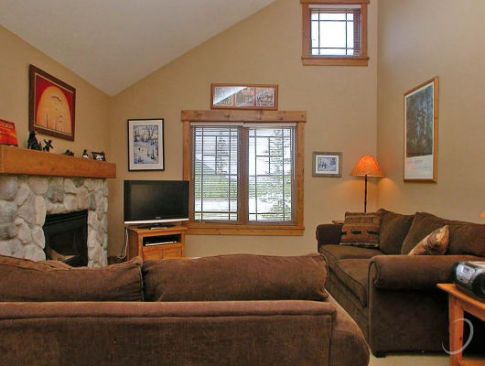 Fairway Cabin #6 - 2 Bdrm HT - Sun Peaks