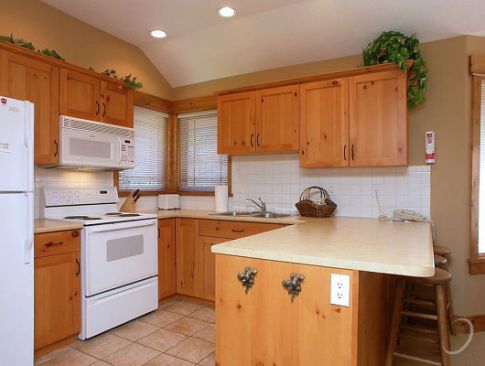 Fairway Cabin #6 - 2 Bdrm HT - Sun Peaks