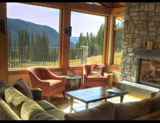 Slope's Edge Chalet - 4 Bdrm HT - Sun Peaks