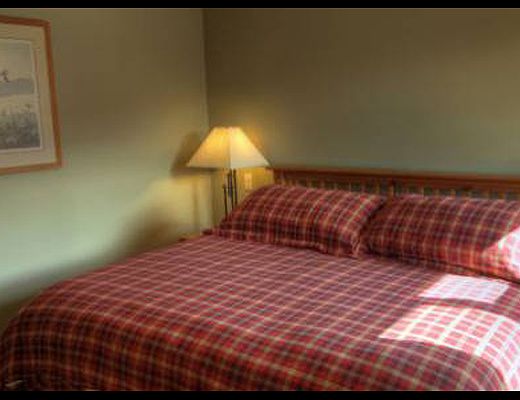 Slope's Edge Chalet - 4 Bdrm HT - Sun Peaks