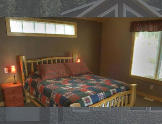 Getaway Chalet - 4 Bdrm HT - Sun Peaks