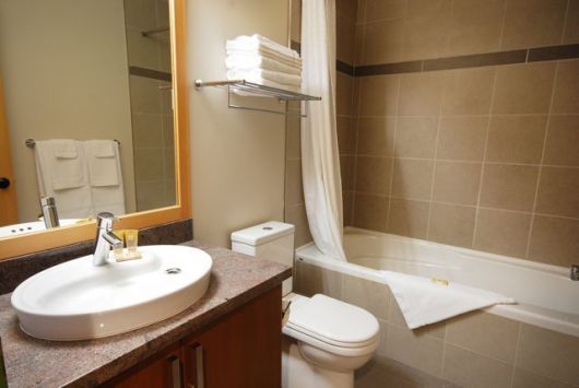 Kookaburra Lodge - 3 Bdrm HT - Sun Peaks