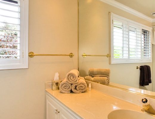 The Brick House  5 Bdrm - Kelowna
