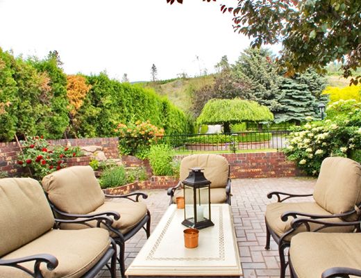 The Brick House  5 Bdrm - Kelowna