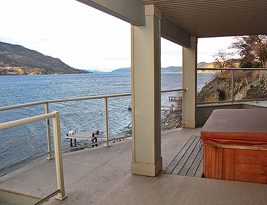 Poplar Lakefront - 5 Bdrm HT - Kelowna