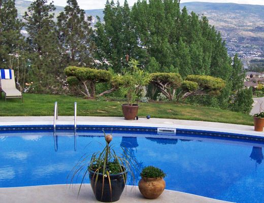 Penticton Views - 5 Bdrm HT w/Pool - Penticton