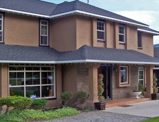 Penticton Views - 5 Bdrm HT w/Pool - Penticton