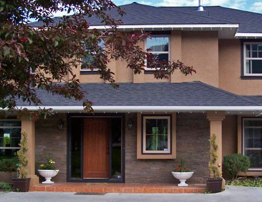 Penticton Views - 5 Bdrm HT w/Pool - Penticton