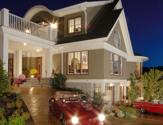 New England Traditional - 5 Bdrm w/Pool - Kelowna