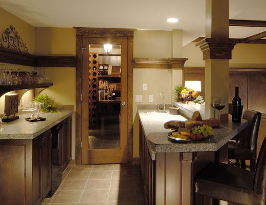 New England Traditional - 5 Bdrm w/Pool - Kelowna