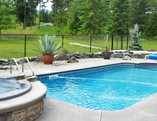 Executive Home on SLE Golf Course w/ Pool - 2 Bdrm + Den - Shuswap