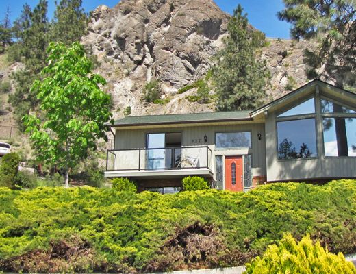 Mountain & City Views - 3 Bdrm HT - Kelowna