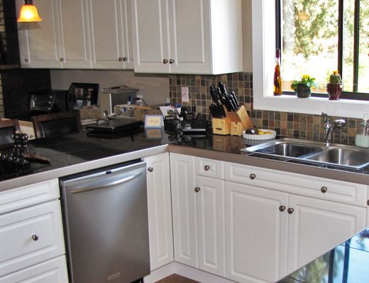 Mountain & City Views - 3 Bdrm HT - Kelowna