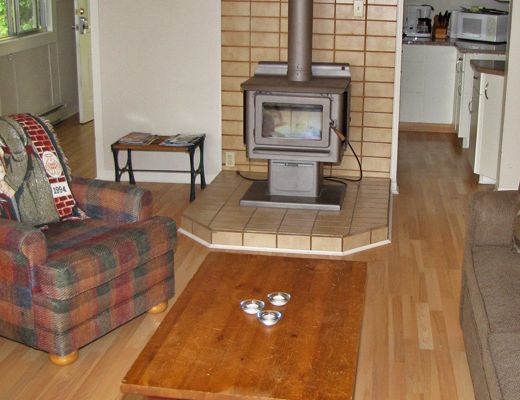 Dorothy Road Cabin - 3 Bdrm - Naramata