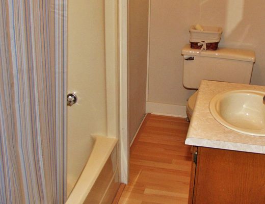 Dorothy Road Cabin - 3 Bdrm - Naramata
