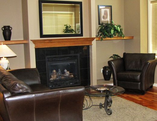 Hillside Pool Home - 3 Bdrm w/Pool - Kelowna
