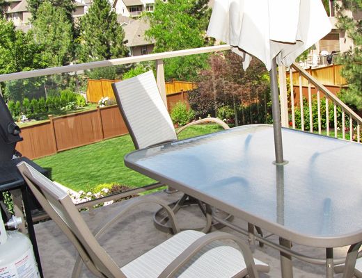 Hillside Pool Home - 3 Bdrm w/Pool - Kelowna