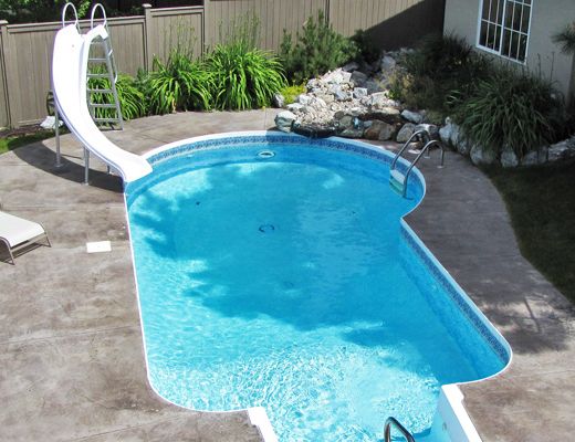 Hillside Pool Home - 3 Bdrm w/Pool - Kelowna
