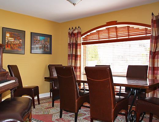 Lakeview Lookout - 4 Bdrm HT - Penticton