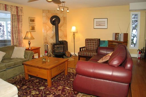 Mornington Main - 6 Bdrm HT (E) - Silver Star