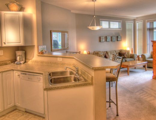 Discovery Bay Resort - #303 - 2 Bdrm - Pool Level