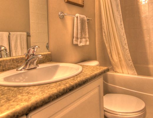 Discovery Bay Resort - #303 - 2 Bdrm - Pool Level