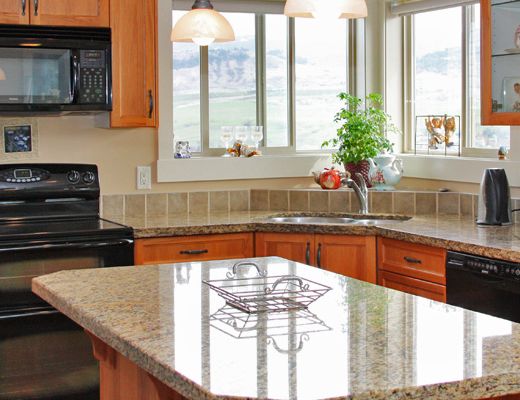 The Lakeridge Home - 3 Bdrm - Vernon