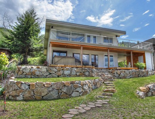 Sandy Shores Lakehouse - 3 Bdrm HT - Vernon