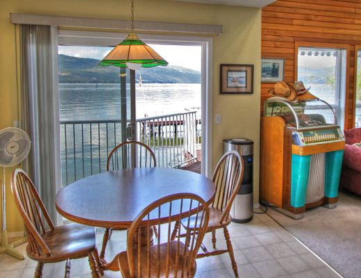 Ginger Lake House - 4 Bdrm HT - Vernon