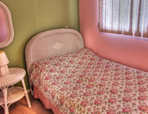 Ginger Lake House - 4 Bdrm HT - Vernon