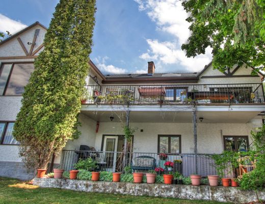 Dockside Beachhouse - 3 + 1 Bdrm HT - Vernon