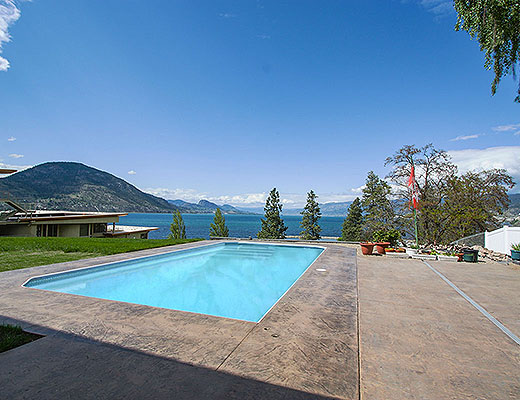 Above The Lake - 3 Bdrm Townhome w/Pool - Penticton