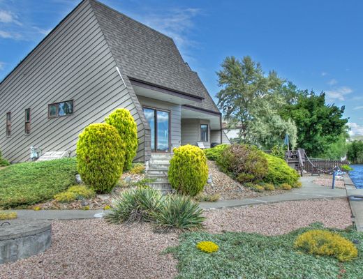 Waterfront Paradise - 3 Bdrm + Loft - Osoyoos