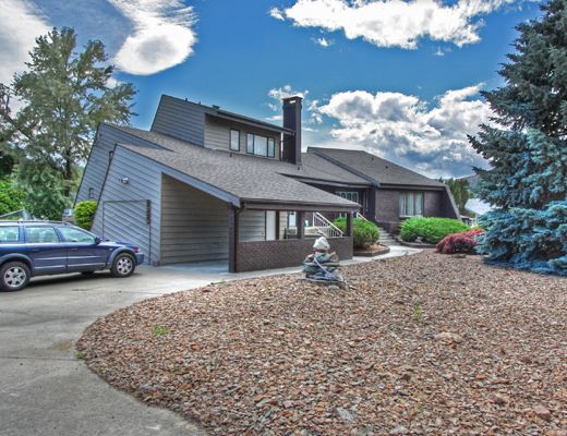 Waterfront Paradise - 3 Bdrm + Loft - Osoyoos