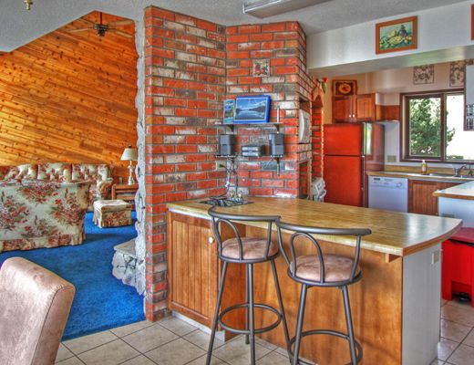 Waterfront Paradise - 3 Bdrm + Loft - Osoyoos